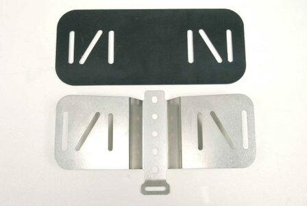 Lower backplate including padded protection